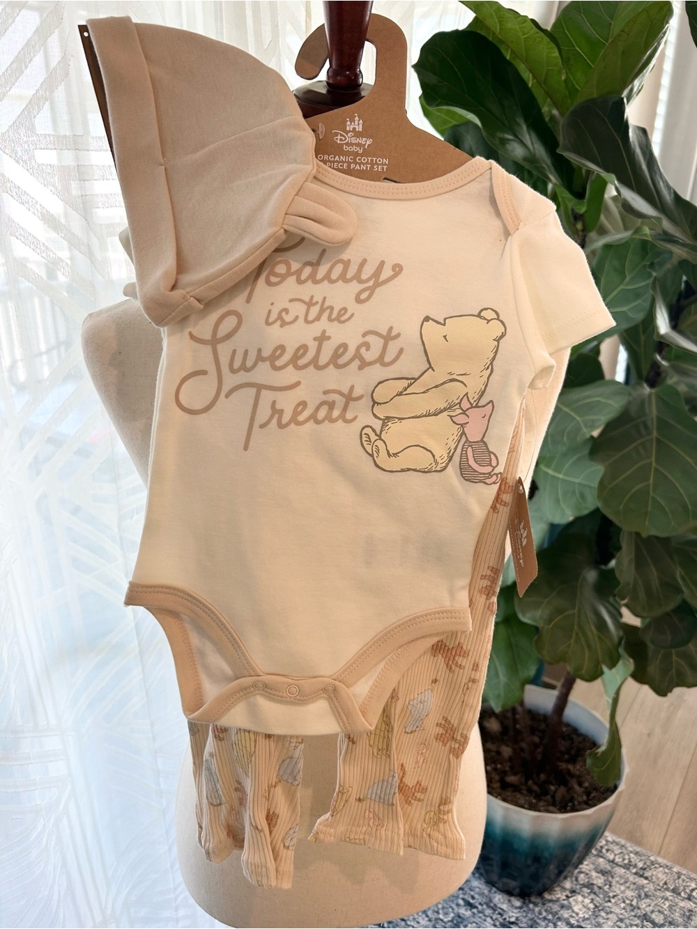 NWT Disney Winnie the Pooh Baby 3-Piece Set Size 6-9 Months Infant Clothing